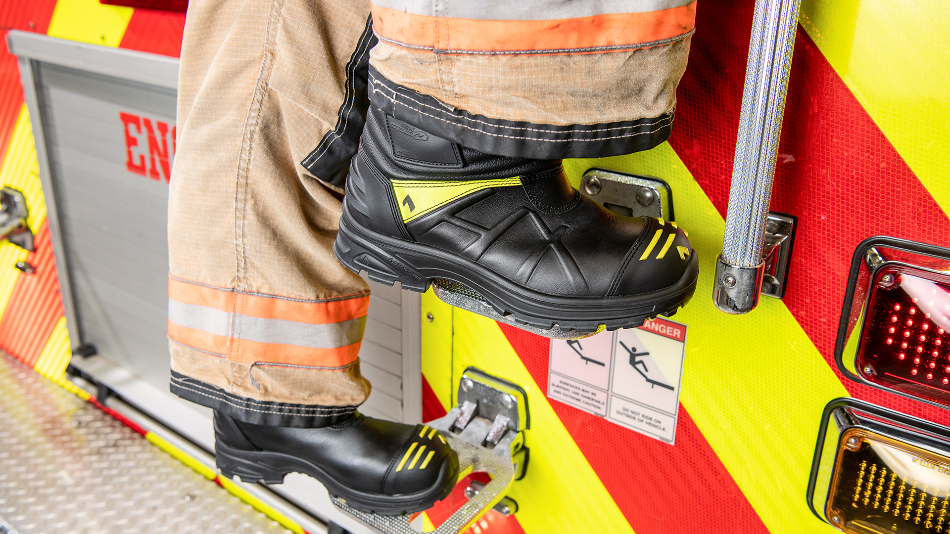 消防長靴　消防はブーツ　FIRE EAGLE 1270 ミリタリーブーツ 黒/黄 防火靴 HAIX® FIRE EAGLE®2．0 | 株式会社赤尾